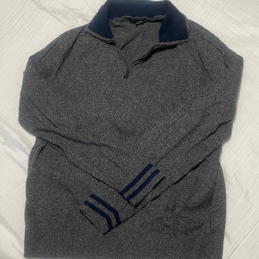 Banana Republic Men's Charcoal Sweater with Navy Trim